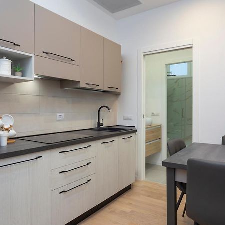 I Host Apartment - Val Strona 6 Milano Eksteriør bilde