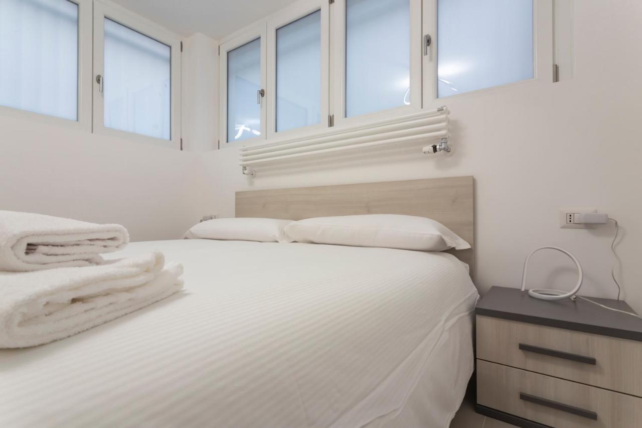 I Host Apartment - Val Strona 6 Milano Eksteriør bilde