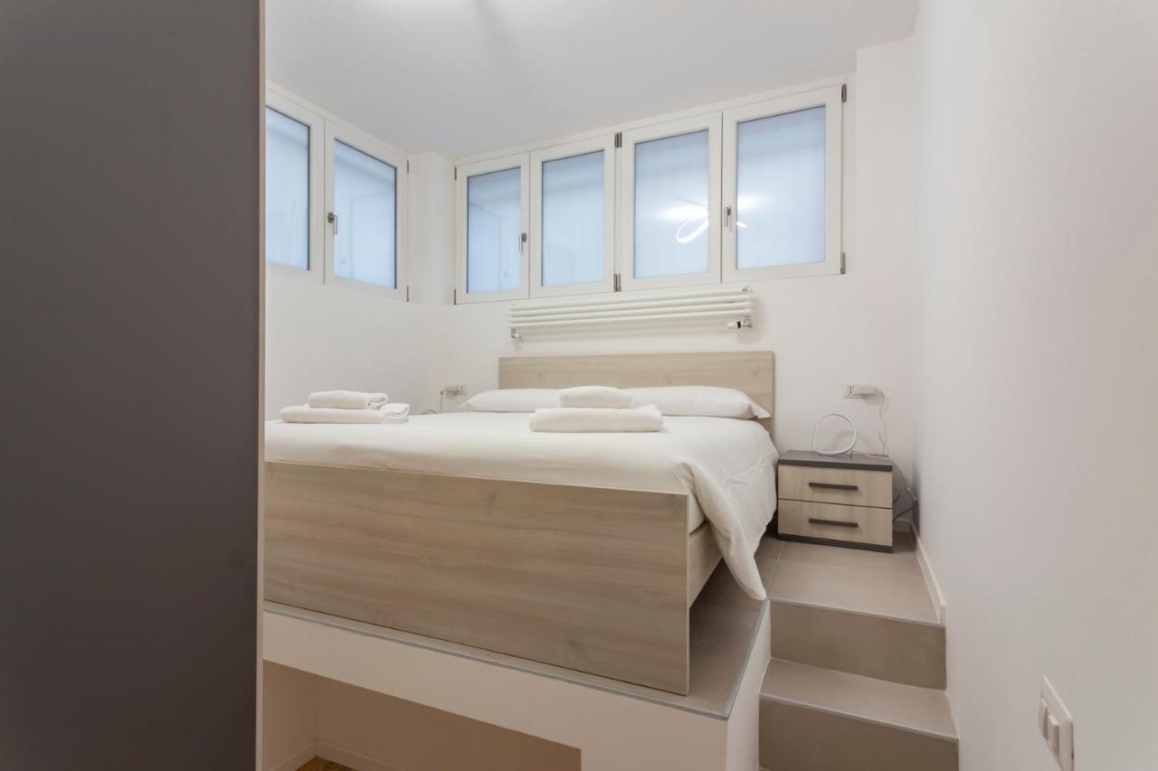 I Host Apartment - Val Strona 6 Milano Eksteriør bilde