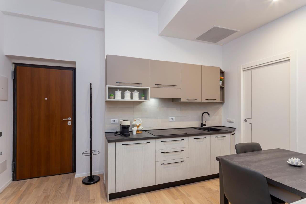 I Host Apartment - Val Strona 6 Milano Eksteriør bilde