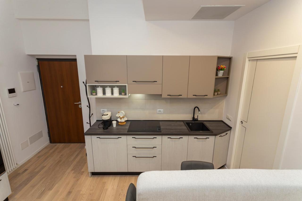 I Host Apartment - Val Strona 6 Milano Eksteriør bilde